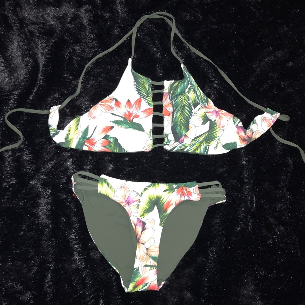Tropical strapy bikini 👙UNWORN